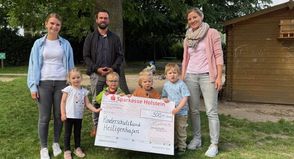 HVB spendete 300 Euro an den Kinderschutzbund