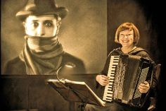 Die Akkordeonistin Natalie Böttcher spielt live zu „The Lodger“. (Fotomontage: Graap)
