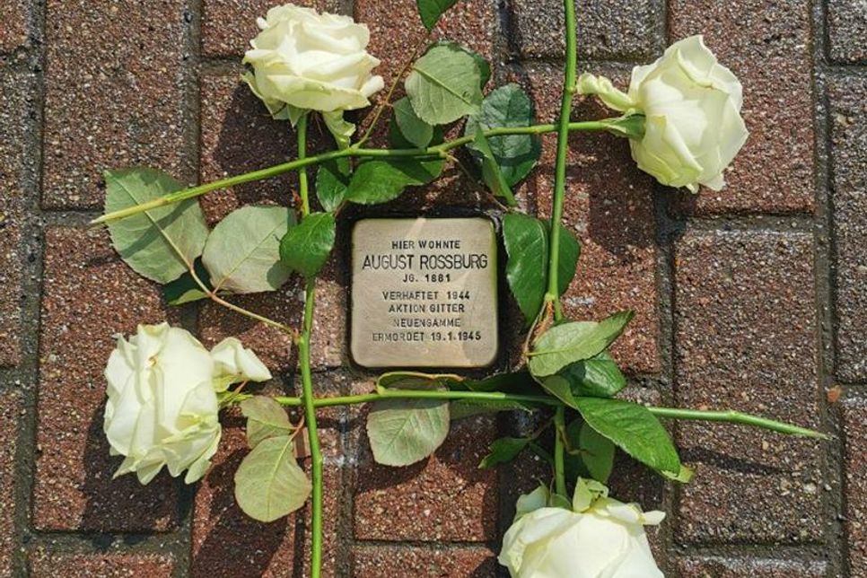 Der Stolperstein in der Waschgrabenallee erinnert an den Neustädter Mitbürger August Roßburg.