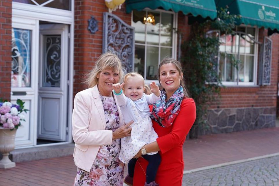 Zwischen Sybille Frick (lks.) und Lina Sophie Frick steht mit Carlotta Sophie schon die nächste Generation in den Startlöchern.