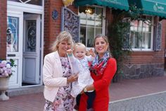 Zwischen Sybille Frick (lks.) und Lina Sophie Frick steht mit Carlotta Sophie schon die nächste Generation in den Startlöchern.