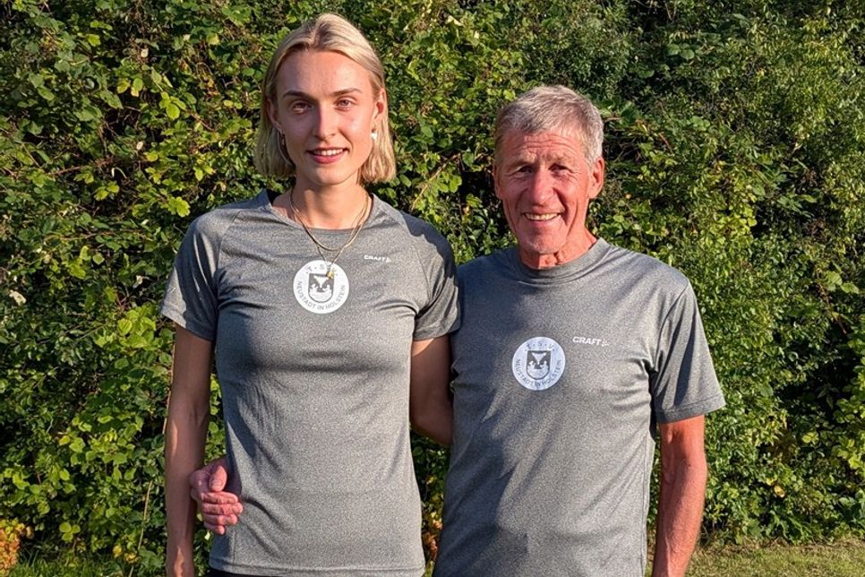 Erfolgreich beim CURREX Alsterlauf 2026: Lili Schau und Peter Massny vom TSV Neustadt.