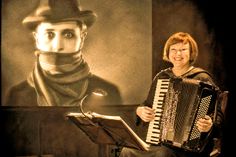 Die Akkordeonistin Natalie Böttcher spielt live zu „The Lodger“. (Fotomontage: Graap)