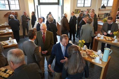 Empfang im „Café Cembalo“.