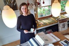 Innenarchitektin Renate Reinhard hat ihr Sortiment um Tapeten und Farben der Firmen Farrow &amp; Ball sowie Little Greene erweitert.