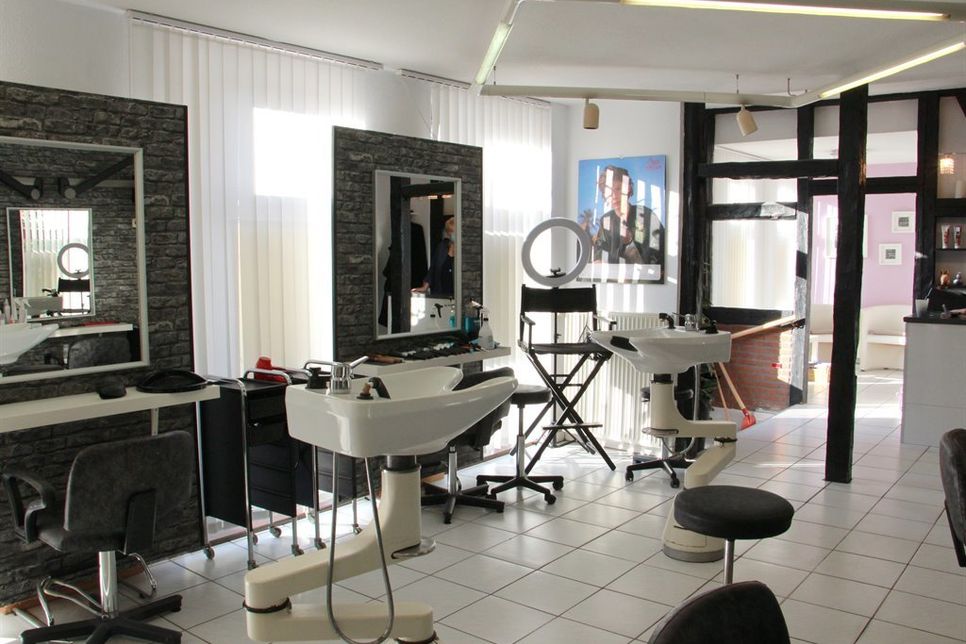 Ein Blick in den Friseursalon am heutigen Standort in der Hochtorstraße 29.