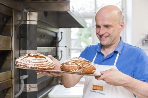 Die leckeren Brote aus der Hofbäckerei munden von der Kruste bis zur Krume. Foto: André Walther, www.awfotografie.de.
