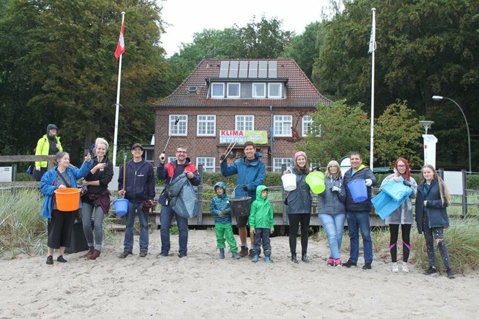 Eines von insgesamt vier „Müllteams“ startete hoch motiviert am Umwelthaus.