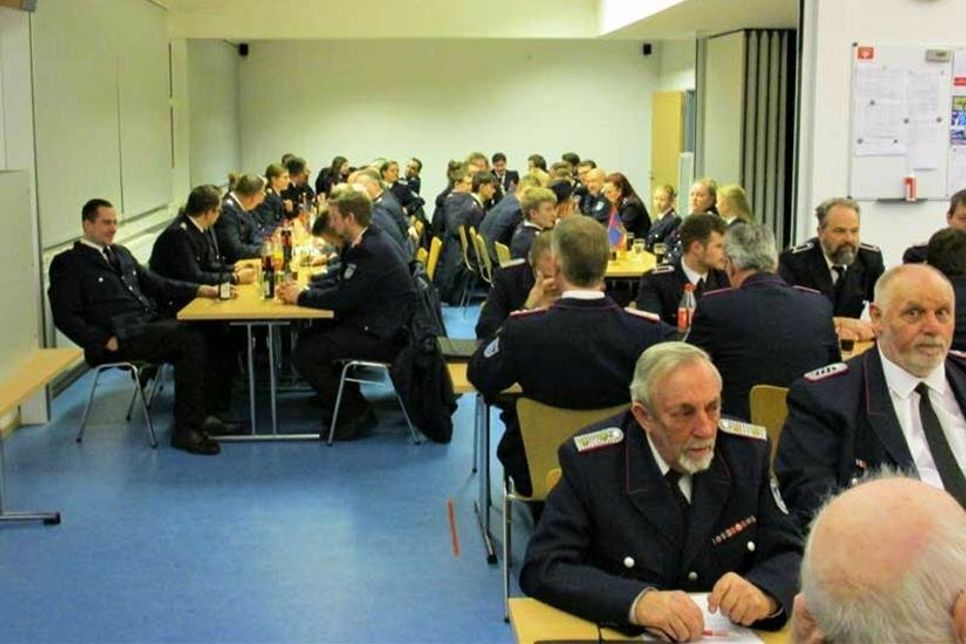 Jeder Platz im großen Sitzungsraum war besetzt