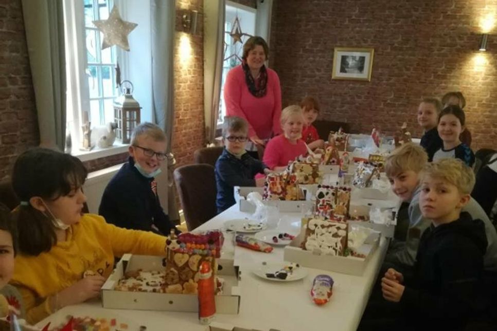 Die Kinder und Jugendlichen des Golf Club Brodauer Mühle gingen mit viel Akribie und Liebe im Clubrestaurant Gut Beusloe ans Werk.