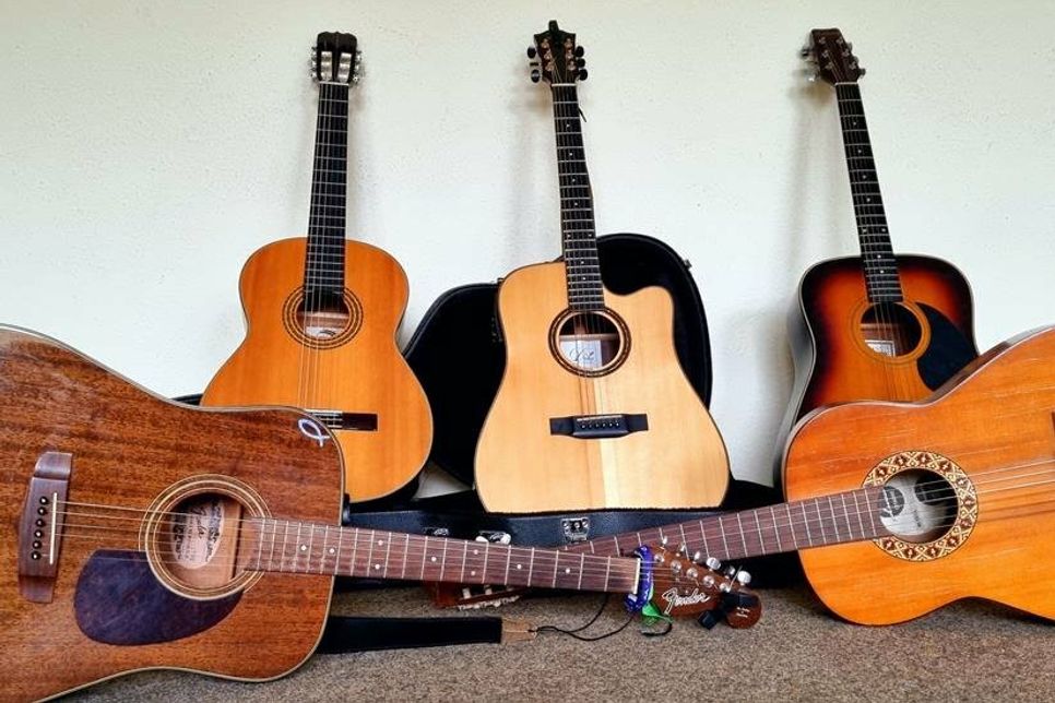 Gitarrenkurs für die Schlag- und Begleitgitarre.