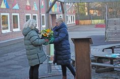 Die Gruber Bürgermeisterin Frau Kirsten Sköries mit Frau Antje Sagawe