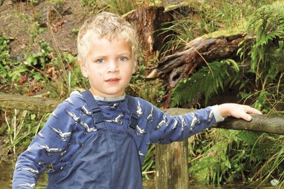 Im Storchengang - Lasse weiß jetzt, wie man richtige Kneipprunden dreht.