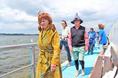 Im Bademantel und als Rübezahl in die Förde.
