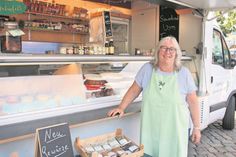 Sabine  Schmidt  begeistert  die  Marktbesucher  jeden  Dienstag  und  Freitag  mit  original Spreewälder Spezialitäten, Gewürzen, hausgemachtem Kimchi und mehr.