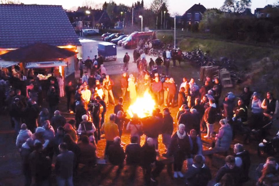 Es gibt Bockbier und mehr bei der FF Techau 2