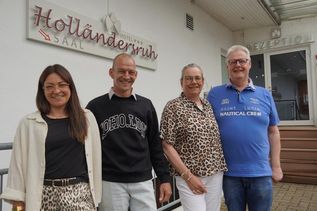 Angélique Langbehn-Borchert mit ihrem Lebensgefährten Oliver Krüger sowie Ela und Christian Borchert (v. lks.).