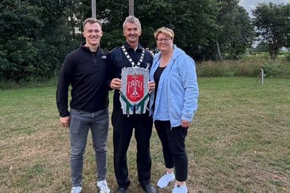 König Rüdiger mit seiner Königin Daniela und Prinz Lukas.