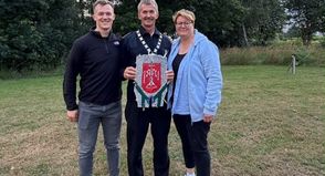 König Rüdiger mit seiner Königin Daniela und Prinz Lukas.