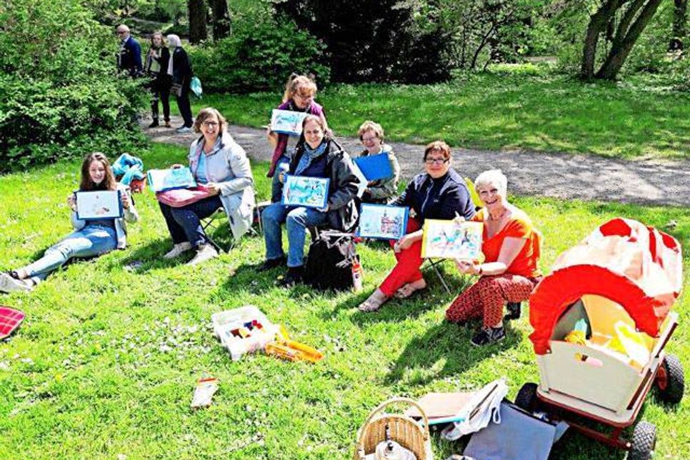 Kreativ in der Kreisstadt: Unter dem Motto „Mach dir ein Bild von Eutin” startet der SketchingWalk am Sonntag, den 18. Juni um 11.30 Uhr an der Tourist Info. Der Rundgang führt zu einigen besonderen Sehenswürdigkeiten Eutins und dauert rund eineinhalb Stunden.