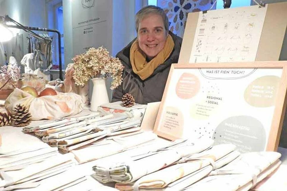 Bot “Fien’ Tüch” an: Dörte Kelm