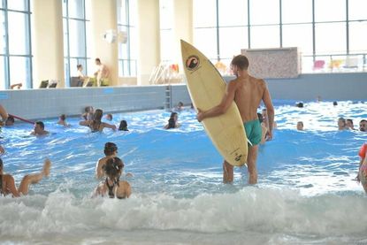 Meerwasser sorgt vor allem im Wellenbad für echten Ostseebadespaß.