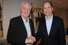 Die berühmten großen Fußstapfen: Nach 17 Jahren als 1. Vorsitzender übergab Markus Schnoor (re.) das Amt an Udo Werner.