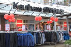 Wie es die Kunden gewohnt sind, trumpft das Kaufhaus auch nach der Neueröffnung mit einem breit gefächerten Sortiment.