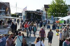 Kellenhusen weiß wie man feiert und entspannt. Zum Seebrückenfest zeigt sich der Ort gerne auch mal von seiner lebhaften Seite.