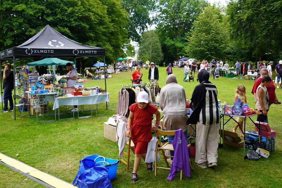 Auf dem Flohmarkt ging es für die Besucher auf Schnäppchenjagd.