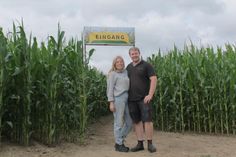 Hannes Bumann und Freundin Miriam Gertz bieten noch bis zum 6. Oktober jede Menge Abenteuer im Feld an.
