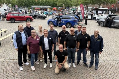 Die Organisatoren, Aussteller und Unterstützer der Neustädter Automeile freuten sich über zahlreiche Besucher auf dem Marktplatz.