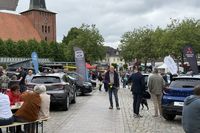 Zwischen neuesten Modellen, Infoständen und Gastronomie herrschte auf dem Marktplatz den ganzen Tag über reges Treiben.