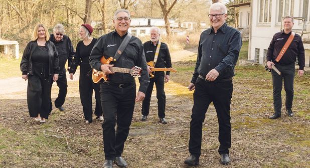 Am Samstag kehren „The Scamps“ zu ihren Wurzeln zurück und rocken am Ortmittelpunkt in Sereetz.