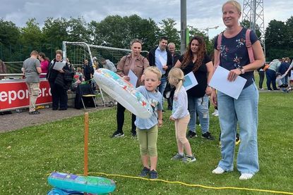 Spaß beim „Ringewerfen“.