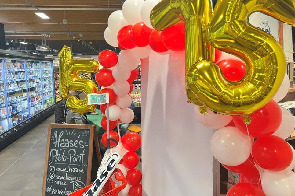 Der rot-weiße Photo-Point mit Rewe-Haase-Utensilien bot die perfekte Kulisse für Erinnerungsfotos.