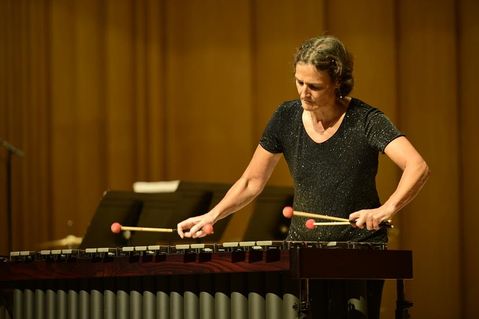 Cornelia Monske ist Professorin für Percussion an der Hochschule für Musik und Theater in Hamburg.
