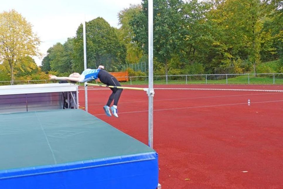 Jessika Kay hat die neue Hochsprung-Anlage getestet und für ausgezeichnet befunden.