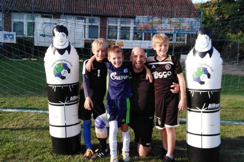 Jochen Bauer sowie die E-Spieler Carlos Klaus, Sten Westphal und Lennard Schröder.