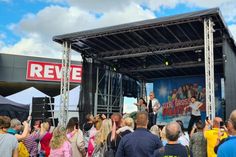 Super Stimmung mit „NDW Markus und Yvonne König“.