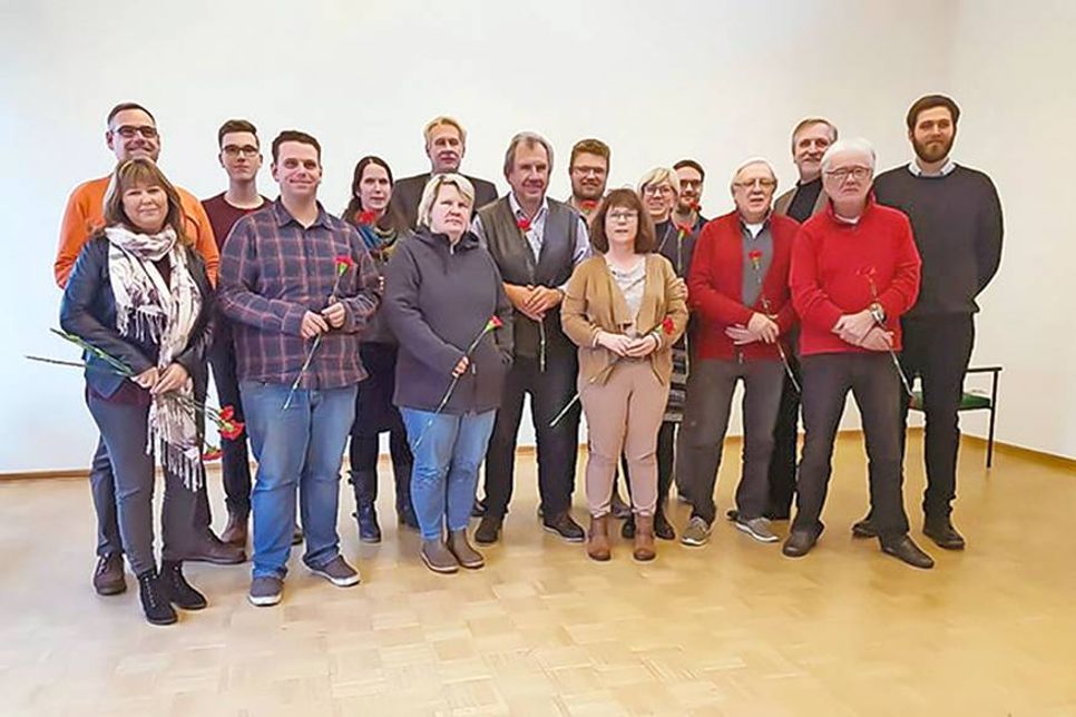 Sehen sich gut aufgestellt für die Kommunalwahl: Die Kandidaten der SPD Bad Schwartau um den Ortsvereinsvorsitzenden Yannick Ashby (r.) und Spitzenkandidat Hans Tylinski (m.).