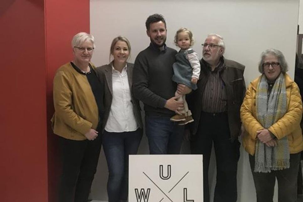 Die Firmenfamilie mit Inga Stief, Swantje und Mike Wulf mit Tochter Leva Marlene, Jürgen und Brunhilde Wulf (v. lks.).