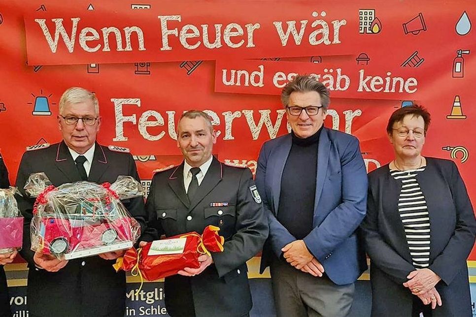 42 Jahre lang war Uwe Balfanz (2.v.l) für die Brandschutzerziehung verantwortlich.