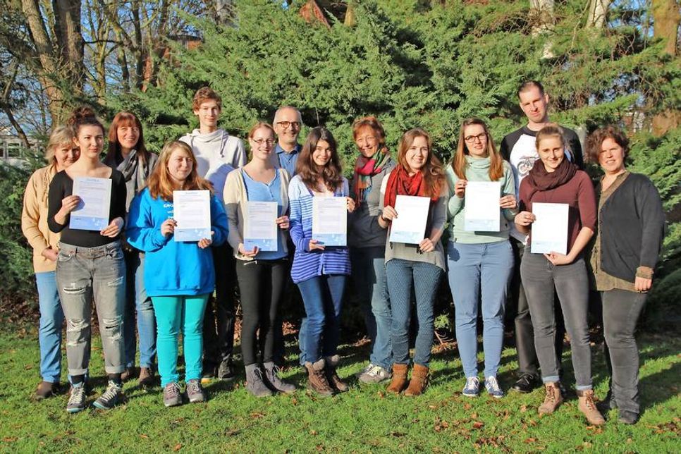 Neun Auszubildende der Ergotherapieschule erhielten die Zusatzqualifikation als Betreuungskraft in stationären Einrichtungen.