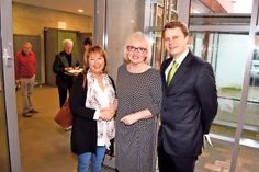 Unter den zahlreichen Gästen konnten Bad Schwartaus Bürgervorsteherin Birgit Clemens (m.) und Bürgermeister Uwe Brinkmann die Landtagsabgeordnete Sandra Redmann begrüßen. (Foto: Setje-Eilers)