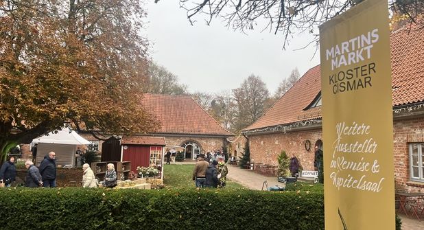 Der Martinsmarkt im Kloster Cismar zog am Wochenende zahlreiche Besucherinnen und Besucher an.