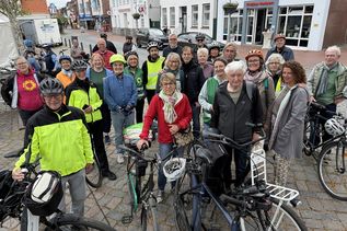 Startklar für den Klimaschutz: Das Anradeln begann am Sonntag am Marktplatz.