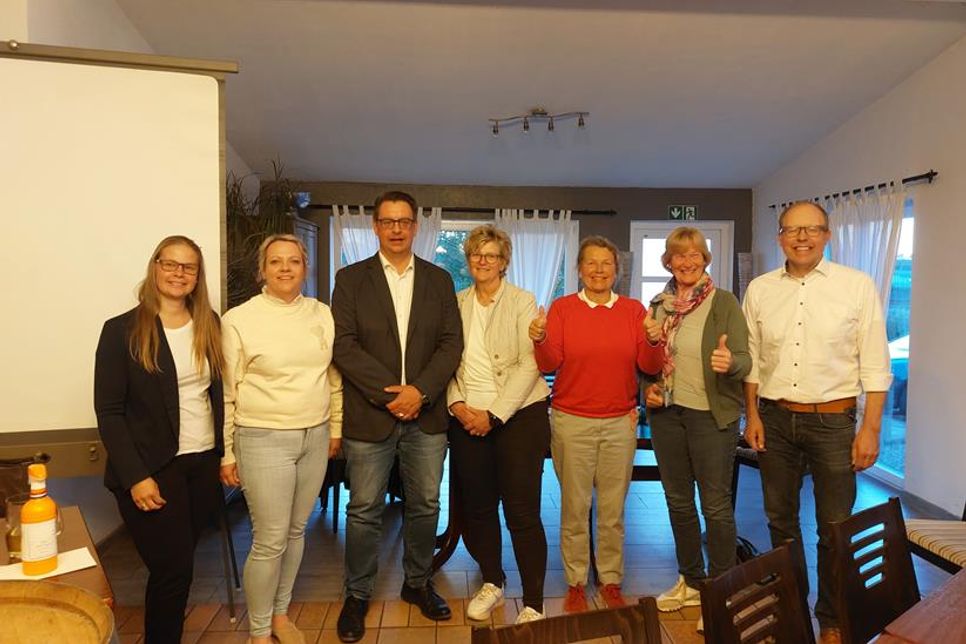 Der aktuelle Vorstand mit Anneke Hanßen, Jaqueline Burmeister, Heimo Stoffel, Anja Lamp, Susanne Waechter, Armgart de la Motte und Gunnar Geßner (v. lks.).