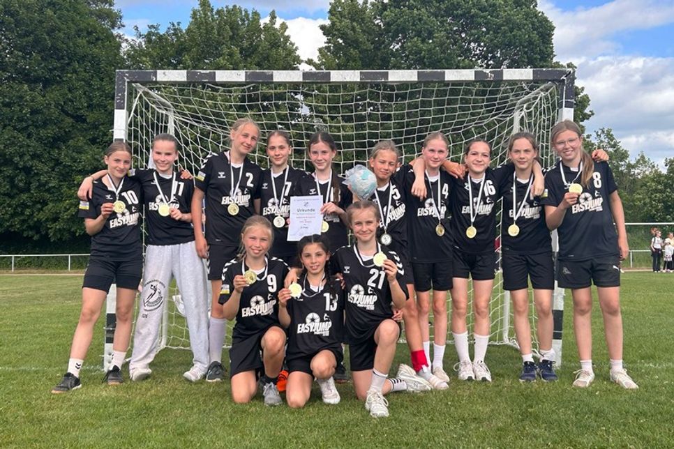 Für die HSG Ostsee liefen auf: Paula Klaus, Lara Schröder, Rosalie Riedel, Linna Hoffmann, Nike Jakobsen, Mia Driemeyer, Liz Mielke, Nikolina Karaman, Melina Krüger, Karlotta Gerthenrich, Leonie Wittenberg, Mina Spieckermann und Evy Mendoza.