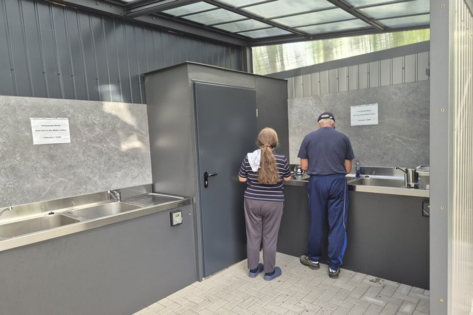 Für Vierbeiner gibt es eine gesonderte Hundedusche.